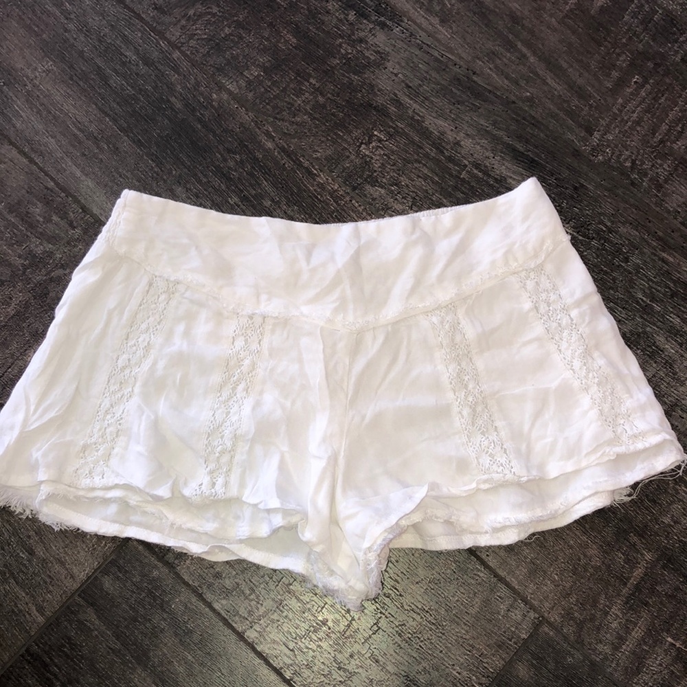 White cotton summer shorts BARELY WORN